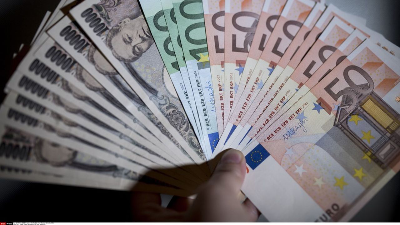Le yen est tombé, lundi, à son plus bas niveau historique face à la devise européenne.