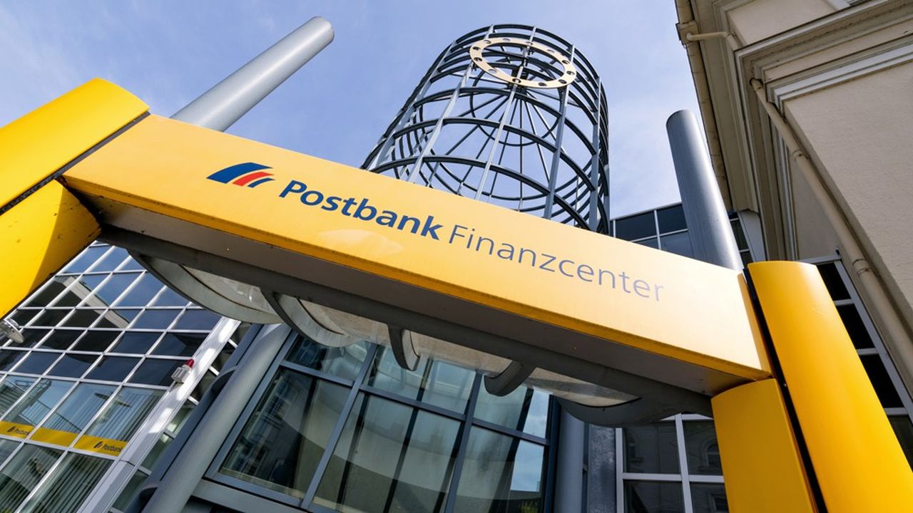 Postbank a été acheté progressivement par Deutsche Bank entre 2008 et 2010.