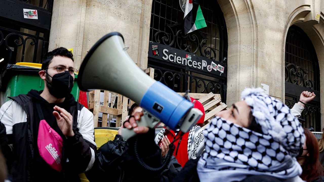 Un peu plus de 200 manifestants propalestiniens s'étaient réunis vendredi devant Sciences Po.