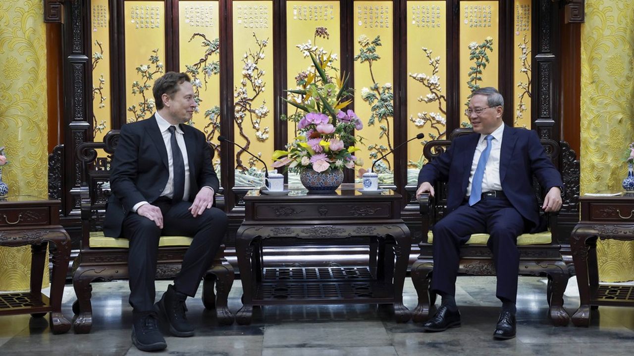 De passage en Chine, pour la deuxième fois en moins d'un an, Elon Musk a rencontré ce dimanche le Premier ministre Li Qiang, avec l'ambition de consolider la popularité de ses Tesla dans le pays.