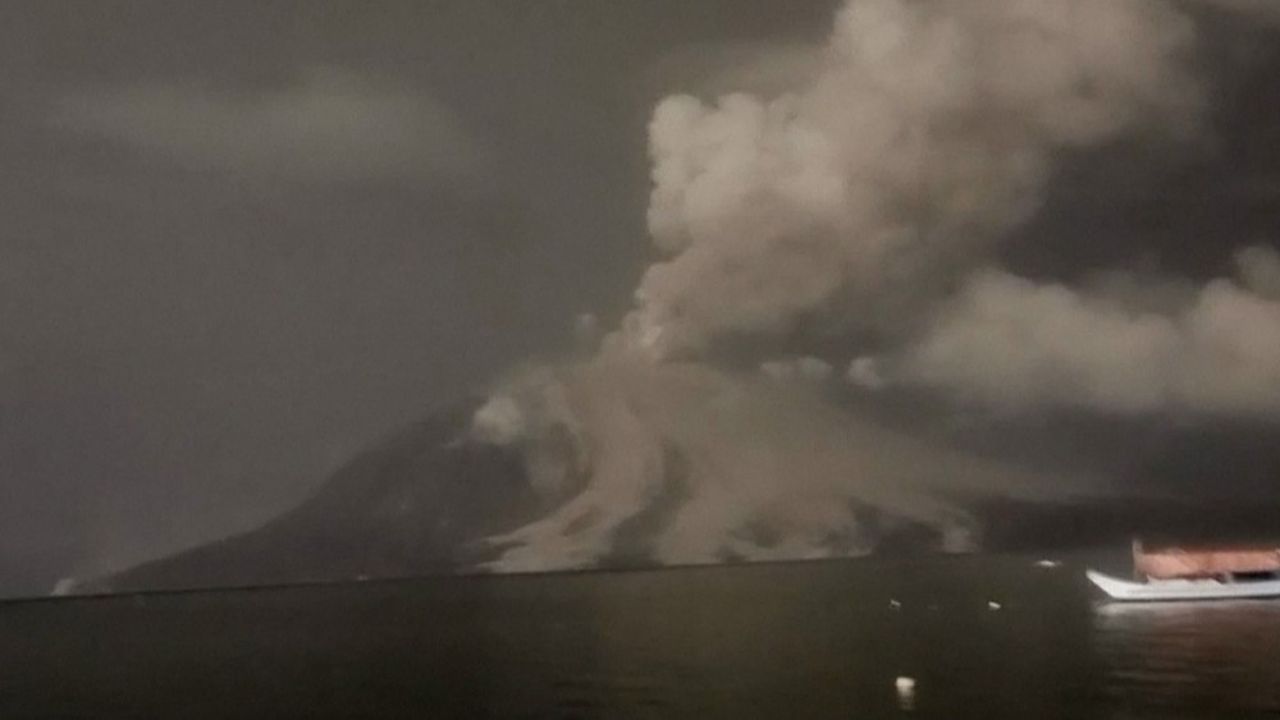 Le volcan était déjà entré en éruption plusieurs fois au cours du mois d'avril.