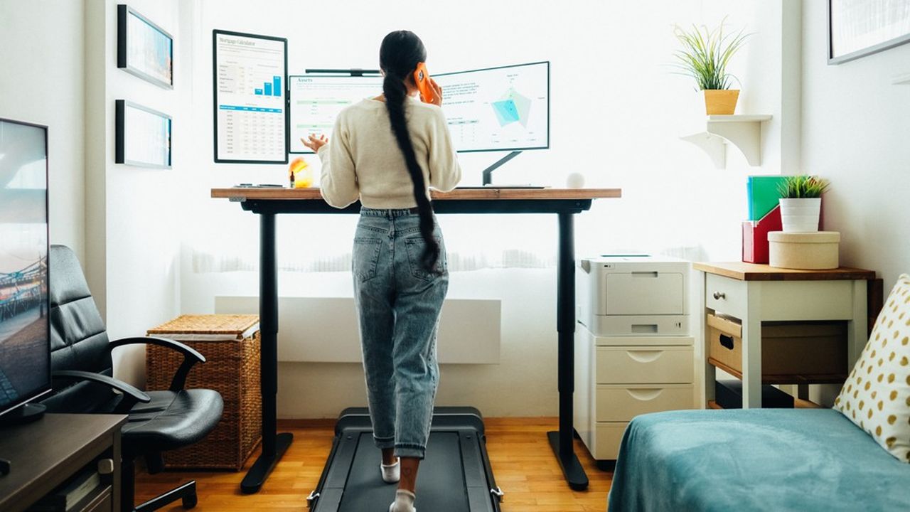 Working while walking: should we try a walking desk despite our sedentary lifestyle?