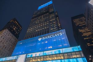 Barclays a perçu 1,9 milliard de livres en 2023 sur les réserves de la BoE.