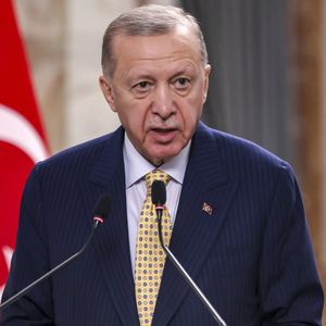 Le ministre israélien des Affaires étrangères Israël Katz a affirmé jeudi que le président turc Recep Tayyip Erdogan avait « rompu les accords [entre Israël et la Turquie] en bloquant les importations et exportations israéliennes dans les ports ».