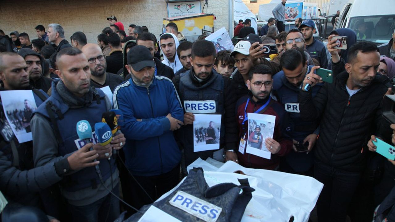 Parmi ses griefs, RSF dénonce l'« absence manifeste de volonté politique à faire appliquer les principes de protection des journalistes » à Gaza.