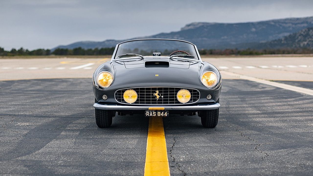 Cette Ferrari 250 GT California Spyder LWB de 1958 est estimée entre 7 et 10 millions d'euros