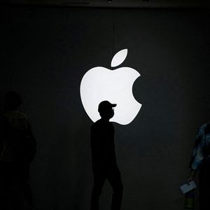 Si Apple a longtemps refusé d'utiliser ses profits pour racheter ses propres actions, l'entreprise a changé de politique en 2013, enchaînant depuis les opérations d'ampleur.