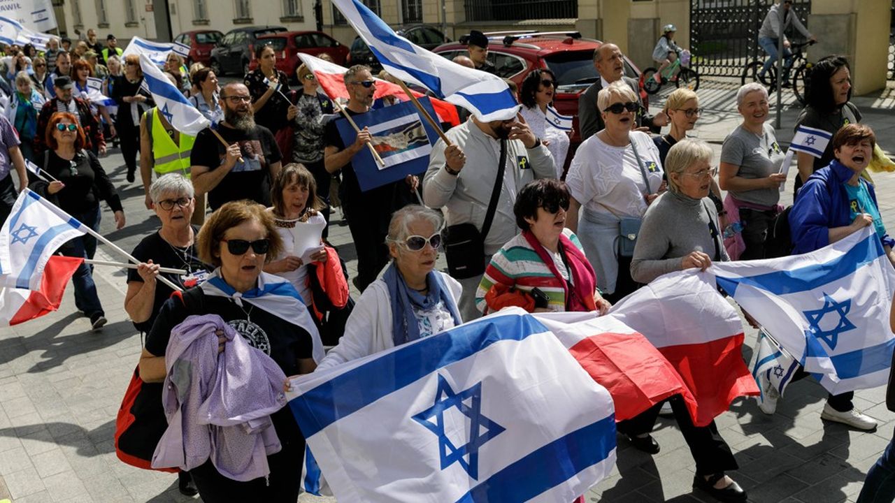La «marche des vivants» à Varsovie, le 28 avril, s'est tenue quelques jours avant la journée de commémoration de la Shoah en Israël.