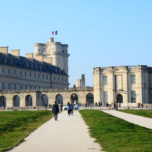 Retransmission des épreuves, tennis de table, vague de surf et animations culturelles sont prévus dans l'enceinte du Château de Vincennes (Val-de-Marne) pendant les JO.