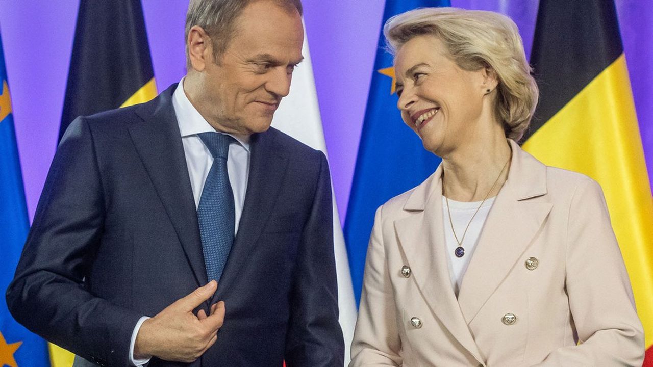 Le retour au pouvoir de Donald Tusk a été accueilli avec soulagement par les milieux européens et notamment par la présidente de la Commission Ursula von der Leyen, ici en visite �à Varsovie le 23 février dernier.