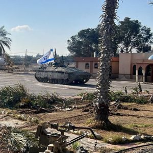 Pour la première fois depuis le début de la guerre, les chers israéliens sont déployés au poste frontière de Rafah.