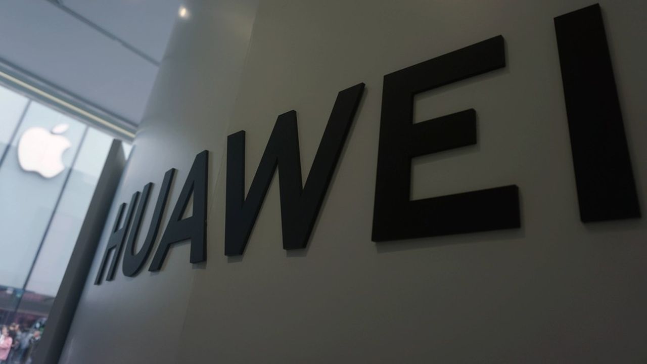 Depuis 2019, des sanctions de Washington coupent Huawei des chaînes d'approvisionnement mondiales en technologies et en composants américains.
