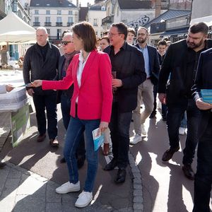 A l'instar de Valérie Hayer, les ministres sont invités à multiplier les opérations de campagne à un mois des élections européennes.