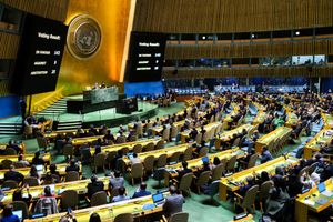 La résolution présentée par les Emirats arabes unis a été adoptée par 143 voix pour, 9 contre (Etats-Unis, Israël, Hongrie, République tchèque, Argentine, Palaos, Nauru, Micronésie, Papouasie-Nouvelle-Guinée) et 25 abstentions (notamment Canada, Royaume-Uni et de nombreux membres de l'UE, comme l'Allemagne et l'Italie).
