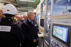 Le ministre de l'Economie Bruno Le Maire a inauguré l'an dernier la gigafactory de batteries d'ACC l'année dernière. En 2024, trois entreprises vont développer des projets dans le même secteur.