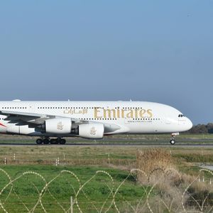 Emirates explique ses performances par une demande de voyages sans précédent.