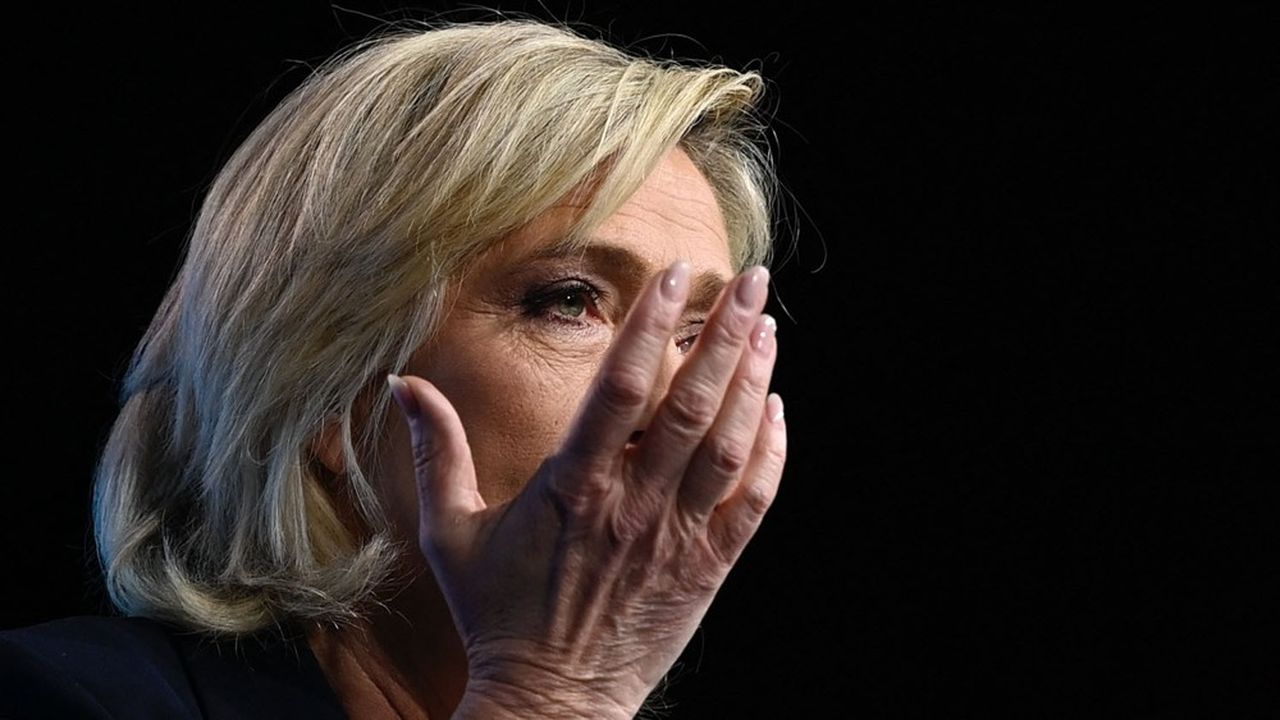 Marine Le Pen est disposée à débattre avec Emmanuel Macron, mais en septembre.