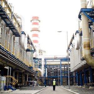 Il y a moins d'un an, Veolia, via sa filiale Sidem, avait déjà remporté aux Emirats Arabes Unis un contrat de 300 millions portant sur la conception de l'une des plus grandes usines de dessalement au monde.