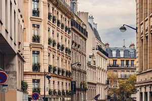 Sur un an, les loyers à Paris continuent d'augmenter fortement, malgré l'encadrement prévu par la préfecture.