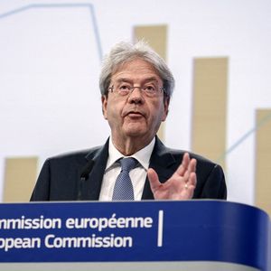 Le commissaire européen à l'Economie, Paolo Gentiloni, prévoit une reprise timide de l'économie des Vingt-Sept cette année.