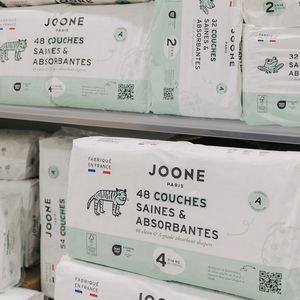 En liant son destin à Carrefour, Joone va mailler plus largement le territoire français et s'exposer à une clientèle plus diverse socialement.