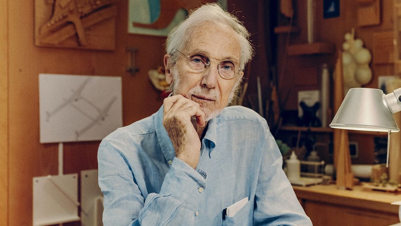 L'architecte Renzo Piano photographié, le 30 avril, à Paris, dans son atelier de maquettes.