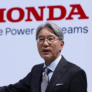 Toshihiro Mibe, le PDG de Honda, a annoncé, jeudi, un doublement du montant des investissements du constructeur dans l'électrification de sa gamme.