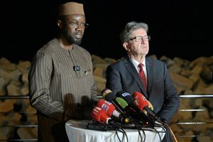Le Premier ministre sénégalais a donné une conférence de presse conjointe avec Jean-Luc Mélenchon depuis Dakar.