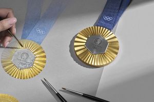 Dessin préparatoire à la conception des médailles olympiques en or chez le joaillier Chaumet.