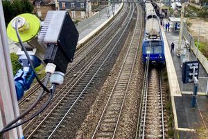 Les boîtiers de Yumain permettent de faire de la maintenance prédictive pour la SNCF et la RATP, en prévenant des incidents comme l'arrachage de caténaires.