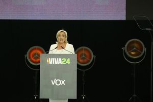 Jusqu'ici, le parti donnait l'impression de vouloir gagner du temps, renvoyant aux résultats des élections, le 9 juin prochain (photo : Marine Le Pen).