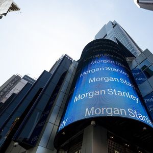 Bernard Mourad relance la procédure qu'il avait lancée aux prud'hommes il y a près de dix ans contre Morgan Stanley.