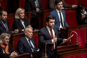Le député RN Jean-Philippe Tanguy a expliqué que Marine Le Pen déciderait en début de semaine de la date exacte du dépôt de la motion.