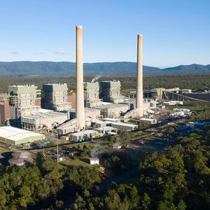 La plus large centrale électrique au charbon du pays (capacité de 2,88 gigawatts), mais aussi la plus ancienne avec 40 ans d'exploitation au compteur, devait initialement être mise hors service l'an prochain.