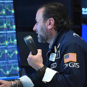 Wall Street aussi montre des signes de fatigue. Le Nasdaq s'oriente vers sa première semaine dans le rouge depuis le 19 avril.