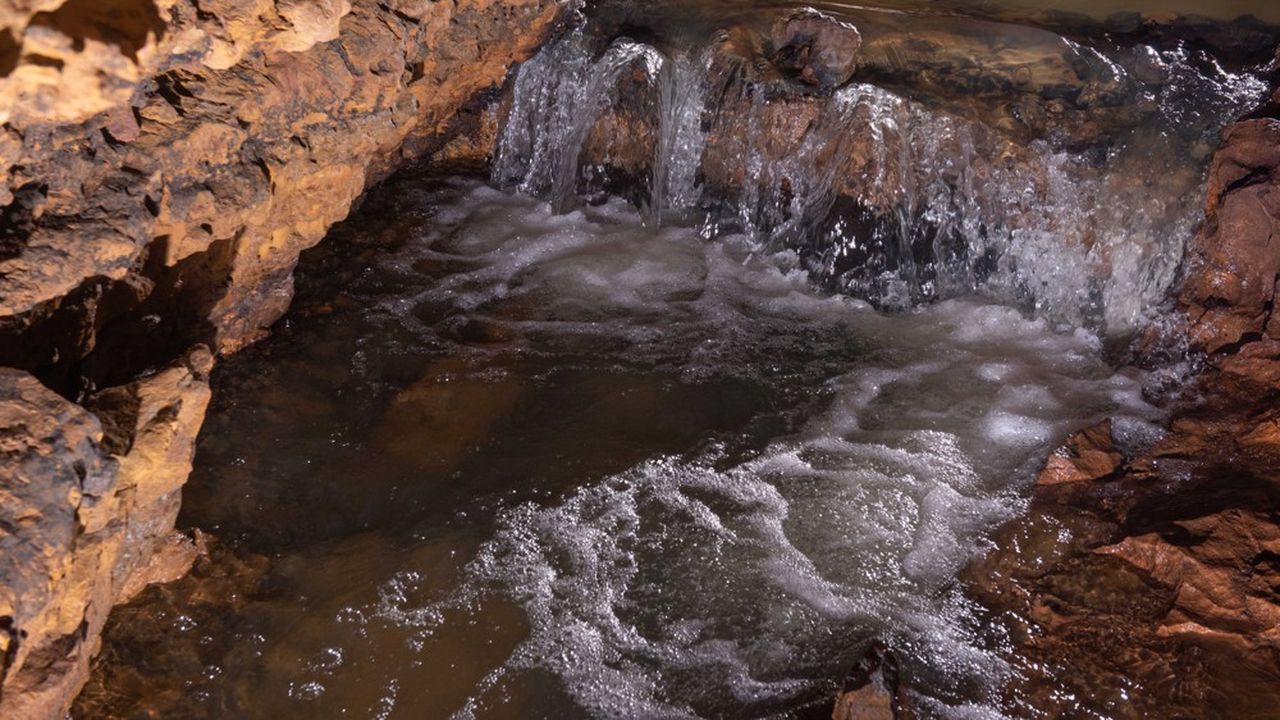 L'intérieur des grottes d'Azé