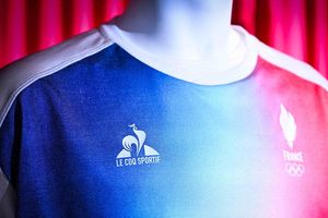 Tenues de l'Equipe de France Le Coq Sportif pour les Jeux Olympiques et Paralympiques de Paris 2024.