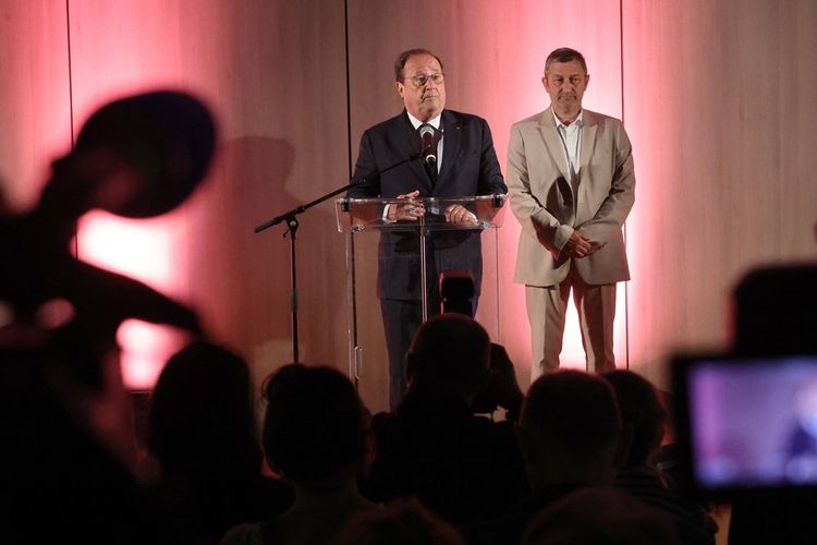 François Hollande prononce un discours après l'annonce des résultats du premier tour des élections législatives à Tulle le dimanche 30 juin.