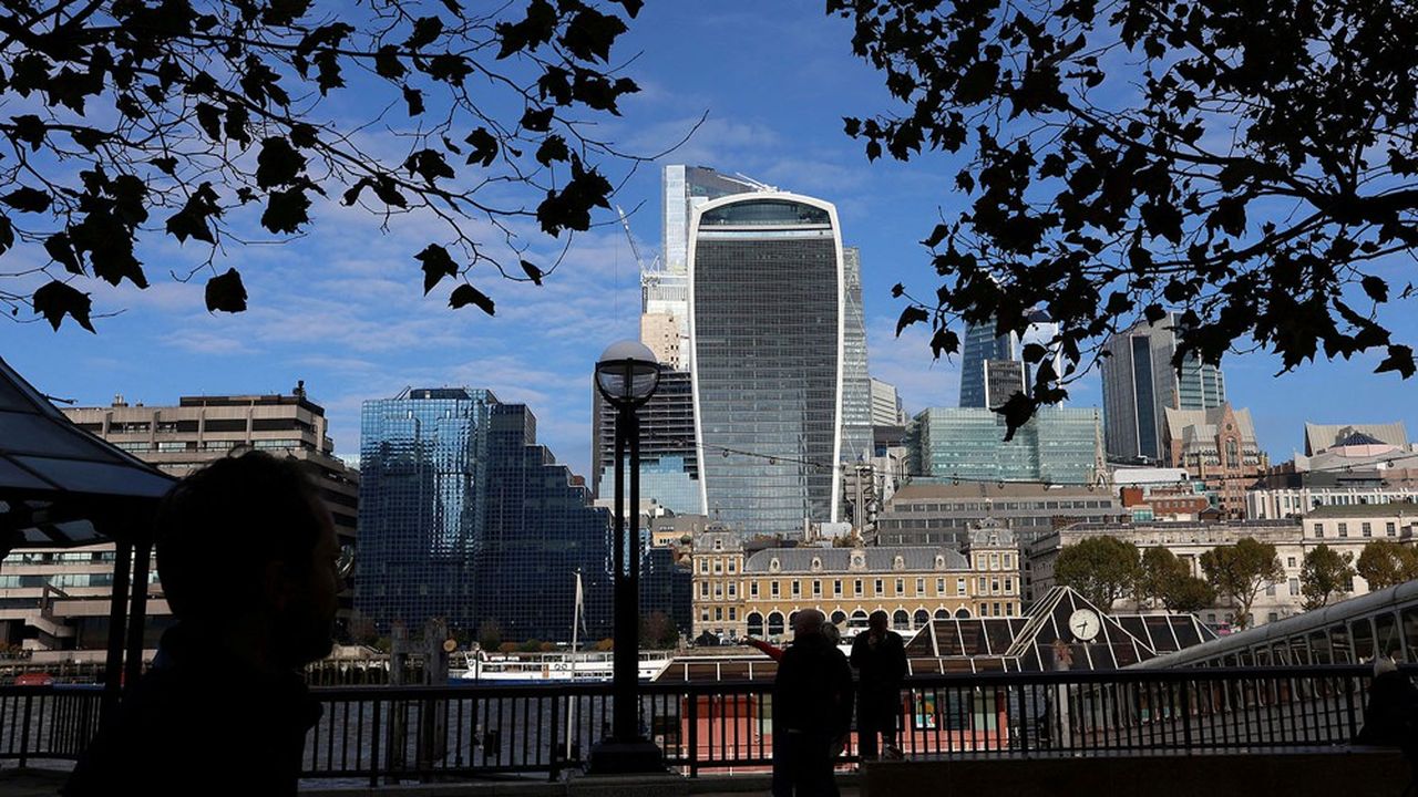 Les gendarmes financiers britanniques ont mis fin en octobre au plafond des bonus des banquiers hérité de la réglementation européenne.