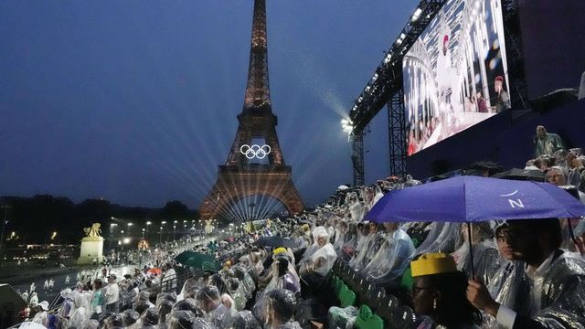 Cérémonie d'ouverture des JO : les spectateurs ravis malgré la pluie