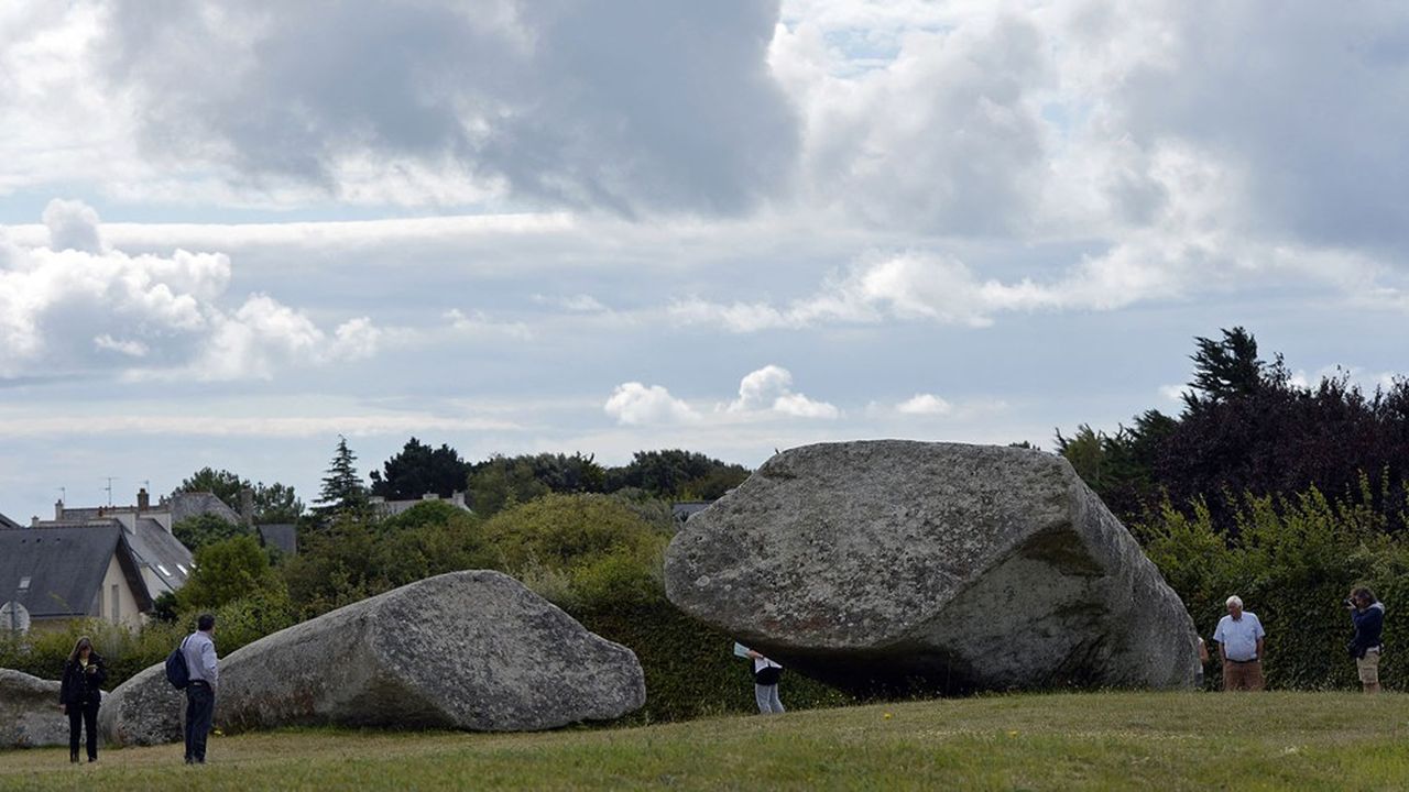 Le Grand Menhir brisé culminait à plus de 20 mètres de hauteur et pesait 300 tonnes au bas mot.