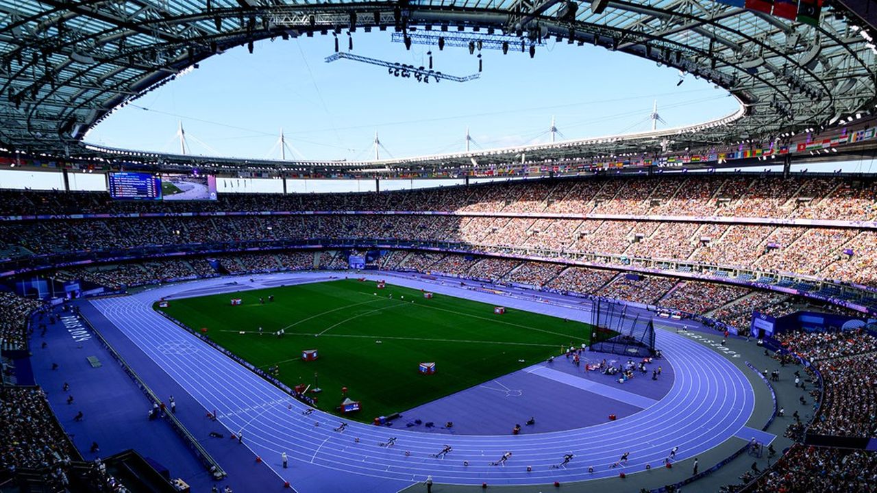 La cérémonie de clôture devrait démarrer à 21h au Stade de France ce dimanche, à Saint-Denis, l'occasion de passer le relais à Los Angeles, ville hôte des Jeux de 2028.