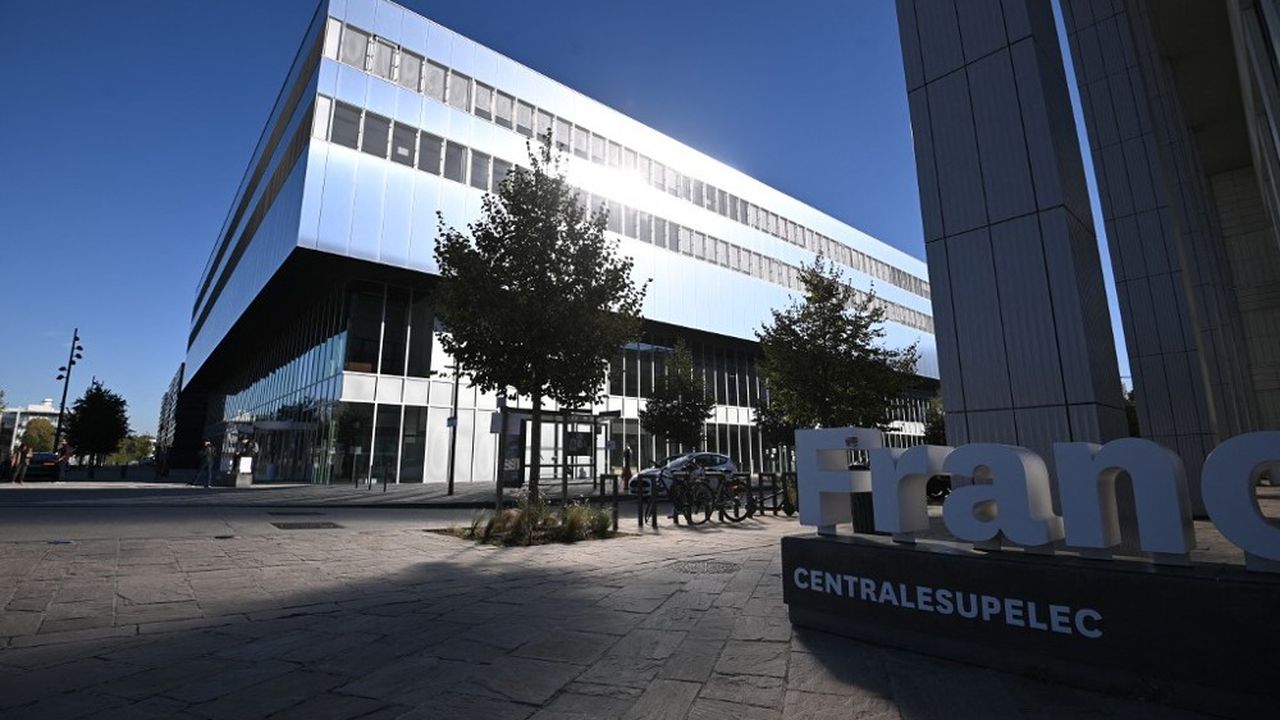 L'école Centrale Supelec, membre de Paris-Saclay Université, premier établissement d'Europe continentale au classement 2024.