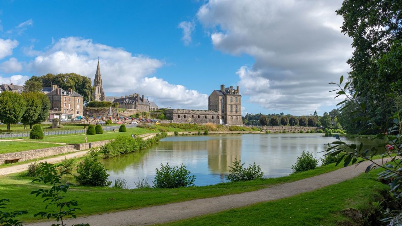 Le château Quintin est composé de deux édifices.