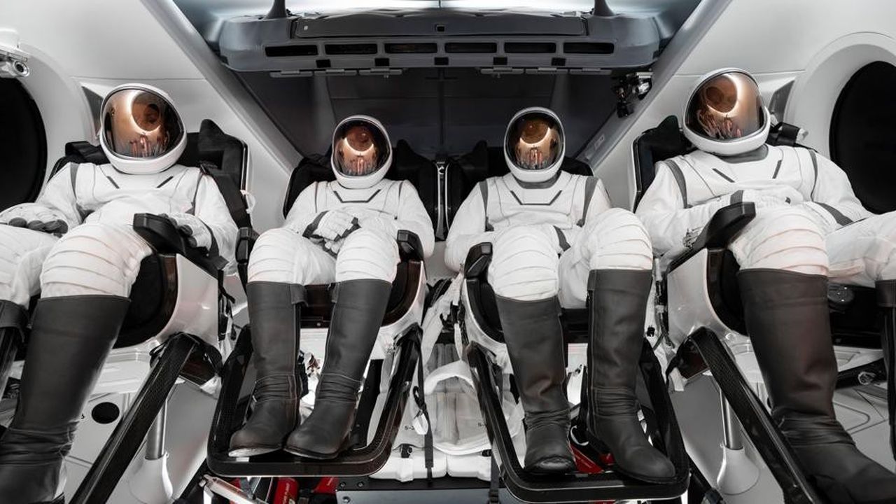 Light, flexible, stylish: Elon Musk’s new spacesuit challenges NASA