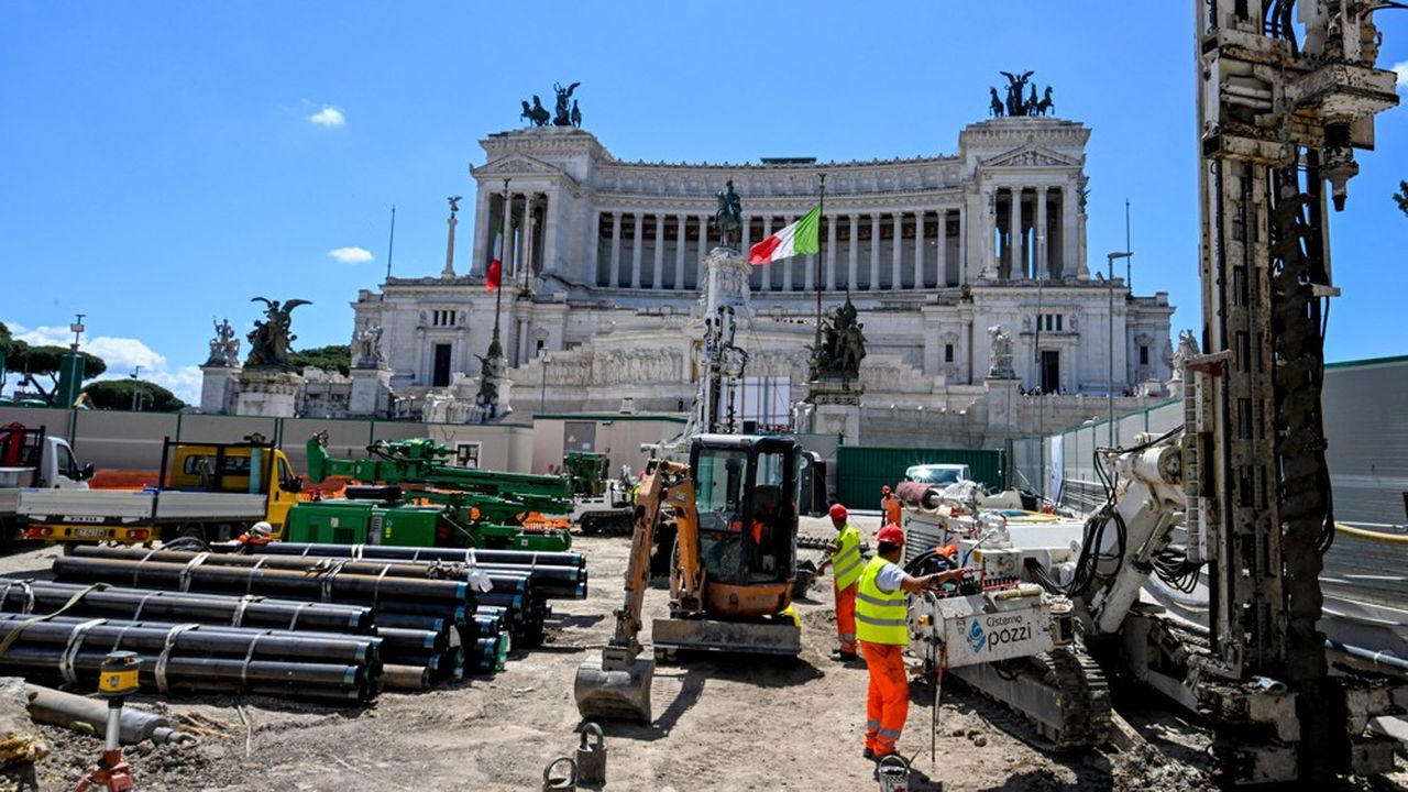 La Banque d'Italie estime qu'il est indispensable d'ouvrir la porte à au moins 375.000 étrangers pour garantir le succès du plan de relance européen qui accuse de sérieux retards.