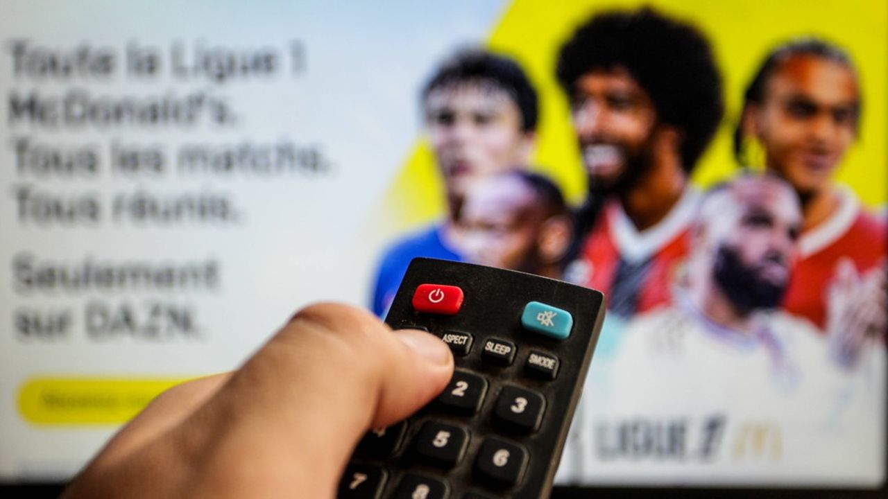 VIDEO – The bill: How much does it cost to watch football?