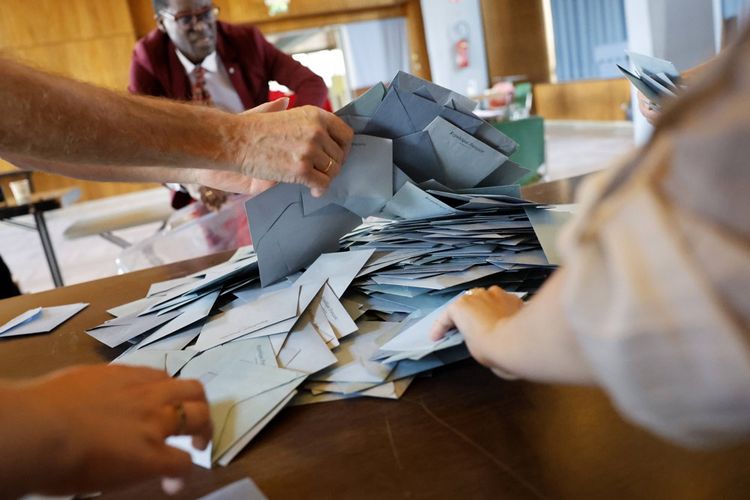 Lors du Deuxième Tour des élections législatives anticipées.