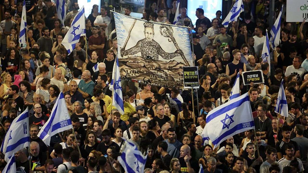 Demonstrations, strikes: Netanyahu faces unprecedented pressure in Israel