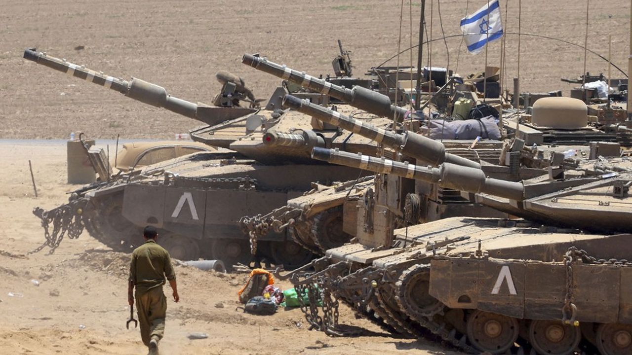 Des tanks de l'armée israélienne sur la frontière sud de Gaza le 9 juillet 2024.